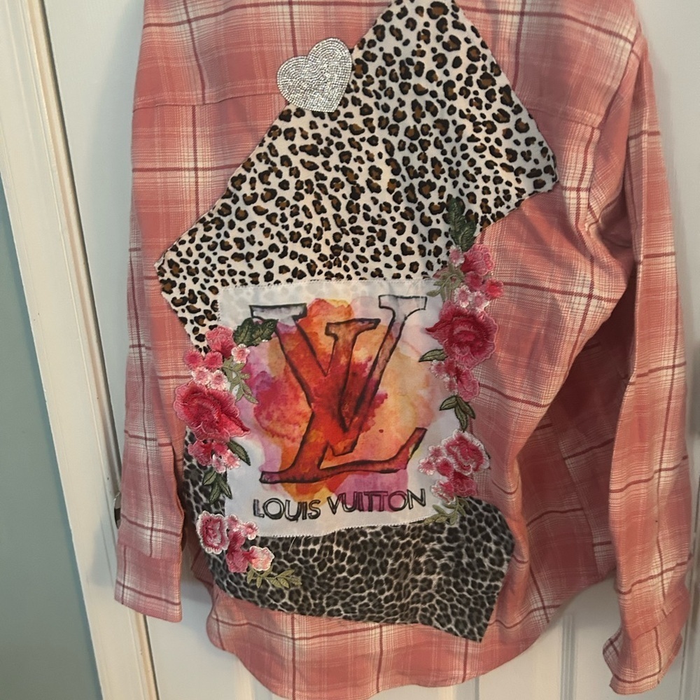 Stunning handmade pink flann shirt wi leopard print on back with red heart pin